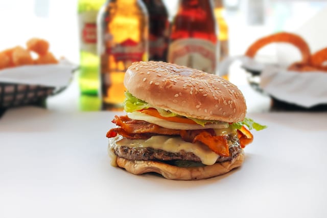 Deluxe Burger.
